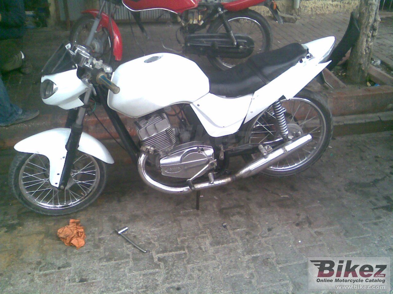 Big YE-ADANA 640 picture and wallpaper from Bikez.com